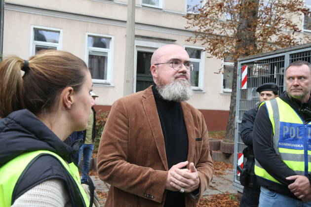 09.10.2026 Halle Saale Halle (Saale) Halle Saale Sachsen-Anhalt Ansicht Stadtansicht Sachsen Anhalt Ansicht Dem Landtagvizepräsidenten Hans-Thomas Tillschneider ( AfD ) wird der Zutritt zur Synagoge versperrt Es ist der siebte Jahrestag: Am 9. Oktober 2019 versuchte ein Attentäter, am höchsten jüdischen Feiertag Jom Kippur die hallesche Synagoge anzugreifen, und tötete zwei Menschen. Eine Menschenkette der Organisiert wurde sie von der Jüdischen Studierendenunion Deutschland verwehrte Tillschneider den Zugang ï¿½