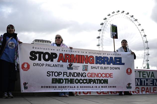 Pro-Palestine protest in London LONDON, UNITED KINGDOM - OCTOBER 10: People attend a pro-Palestine protest demanding to halt arms sales and impose sanctions to Israel, in London, United Kingdom on October 10, 2026. Rasid Necati Aslim Anadolu London United Kingdom. Editorial use only. Please get in touch for any other usage. Copyright: x2026xAnadoluxRasidxNecatixAslimx
