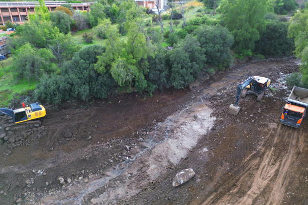 Santiago, October 10, 2026: Roadwork is underway following the flash flood that affected the Las Condes district. Dragomir Yankovic, Aton Chile, Santiago, Chile. Aton 1198275  Copyright: DRAGOMIRxYANKOVIC ATONxCHILE