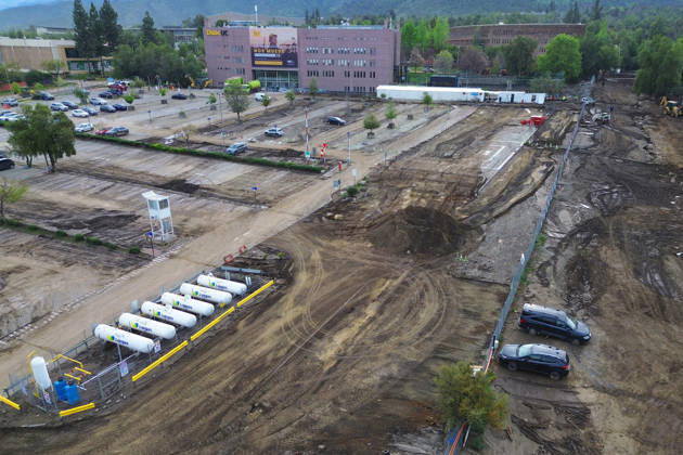 Santiago, October 10, 2026: Roadwork is underway following the flash flood that affected the Las Condes district. Dragomir Yankovic, Aton Chile, Santiago, Chile. Aton 1198281  Copyright: DRAGOMIRxYANKOVIC ATONxCHILE