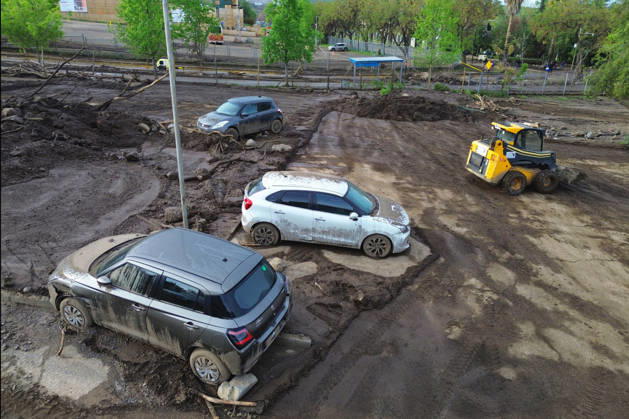 Santiago, October 10, 2026: Roadwork is underway following the flood that affected the Las Condes district. Dragomir Yankovic, Aton Chile, Santiago, Chile. Aton 1198285  Copyright: DRAGOMIRxYANKOVIC ATONxCHILE