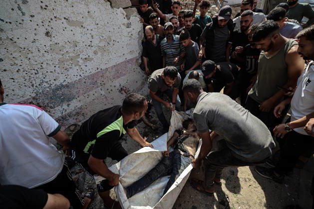 Israeli attacks continue on Gaza GAZA, PALESTINE - OCTOBER 10 : (EDITORS NOTE: Image depicts death) Palestinian deceased bodies who lost their lives after an Israeli airstrikes are brought to Al-Shifa Hospital in Gaza City, Palestine on October 10, 2026. Abdalhkem Abu Riash Anadolu Gaza City Gaza. Editorial use only. Please get in touch for any other usage.  Copyright: x2026xAnadoluxAbdalhkemxAbuxRiashx