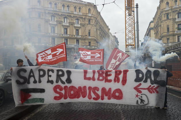Pro-Palestine protests in Naples NAPLES, ITALY - OCTOBER 10: People take part in a protest during the Global Day of Action for Palestine in defence of the Palestinian people, to call for an arms embargo and sanctions against Israel in Naples, on October 10, 2026. Eliano Imperato Anadolu Naples Italy. Editorial use only. Please get in touch for any other usage.  Copyright: x2026xAnadoluxElianoxImperatox
