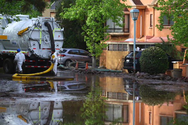 Santiago, October 10, 2026: Roadwork is underway following the flood that affected the Las Condes district. Dragomir Yankovic, Aton Chile, Santiago, Chile. Aton 1198325  Copyright: DRAGOMIRxYANKOVIC ATONxCHILE