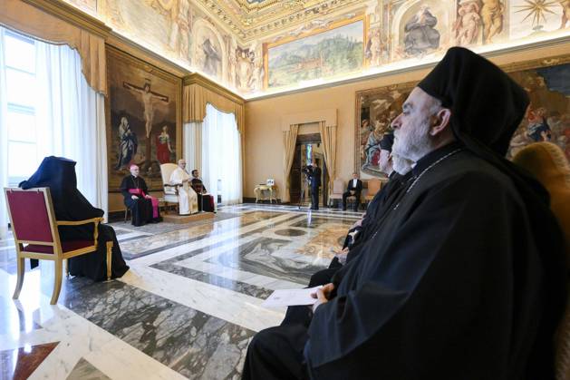 IPA89502116 - Italy, Rome, Vatican, October 10, 2026: Pope Leo XIV receives participants in the Synod of Bishops of the Greek-Melkite Church in a private audience at the Vatican. Photograph by VATICAN MEDIA Catholic Press Photo  Copyright: xVATICANxMEDIA xCatholicxPressxPhotox xx IPA89502116