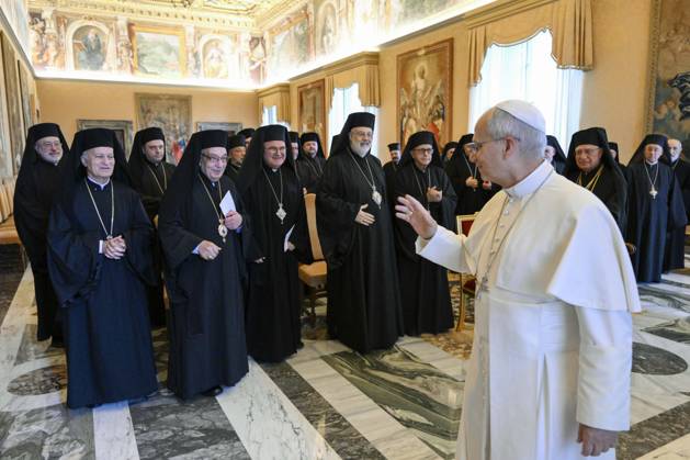 IPA89502118 - Italy, Rome, Vatican, October 10, 2026: Pope Leo XIV receives participants in the Synod of Bishops of the Greek-Melkite Church in a private audience at the Vatican. Photograph by VATICAN MEDIA Catholic Press Photo  Copyright: xVATICANxMEDIA xCatholicxPressxPhotox xx IPA89502118
