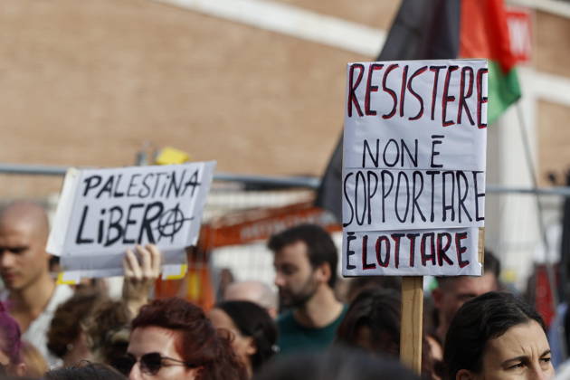 October 10, 2026, Rome, ITALY: People participate in a protest organized by the Palestinian Students Movement for Palestine in Rome, Italy, 10 October 2026 . ANSA FABIO FRUSTACI Rome ITALY  - ZUMAa110 20261010_zaf_a110_017 Copyright: xFabioxFrustacix