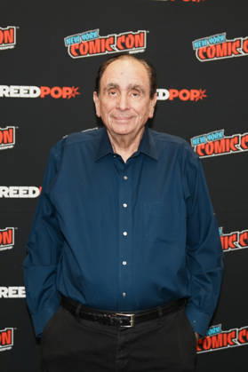 October 10, 2026, New York, New York, USA: Author R.L. STINE stands for a photo as Tubi presents R.L. Stine s Pumpkin 2 at the 2026 NY Comic Con at the Javits Center on October 10, 2026 in New York. New York USA - ZUMAb148 20261010_zap_b148_025 Copyright: xBryanxSmithx