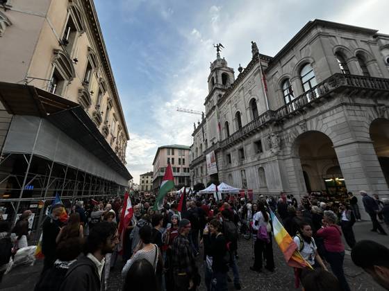 IPA89508277 - Pro-Palestine March in Padua, News from Padua, Italy, October 10, 2026  Copyright: xAlessioxMarini LiveMediax xAlessioxMarini LiveMediax IPA89508277