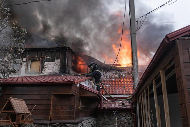 Ukrainian firefighters battle blaze after Russian drone strike in Kramatorsk KRAMATORSK, UKRAINE - OCTOBER 10: Ukrainian firefighters put out a fire in a commercial building following a strike by a Russian FPV drone and under threat from further drone attacks, in Kramatrosk, Ukraine, on October 10, 2026. Diego Herrera Carcedo Anadolu Kramatorsk Ukraine. Editorial use only. Please get in touch for any other usage.  Copyright: x2026xAnadoluxDiegoxHerreraxCarcedox