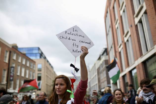 Thousands of pro-Palestine demonstrators gather in Dublin DUBLIN, IRELAND - OCTOBER 10: Thousands of pro-Palestine demonstrators gather in Dublin, Ireland, on October 10, 2026, for a national march marking three years since the October 7 attacks and the subsequent war in Gaza. Organized by the Ireland-Palestine Solidarity Campaign, the protest calls for sanctions against Israel and greater action by the Irish government, with demonstrators marching from the Garden of Remembrance towards the Dail. Mostafa Darwish Anadolu Dublin Ireland. Editorial use only. Please get in touch for any other usage.  Copyright: x2026xAnadoluxMostafaxDarwishx