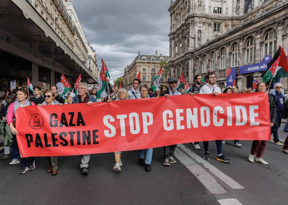 News Bilder des Tages October 10, 2026: La France Insoumise has called for participation in the demonstration against the genocide in Gaza and in support of the Palestinian people. The demonstration will begin at 2 p.m. at Place de la Ro publique in Paris. - ZUMAs287 20261010_zip_s287_010 Copyright: xSadakxSouicix