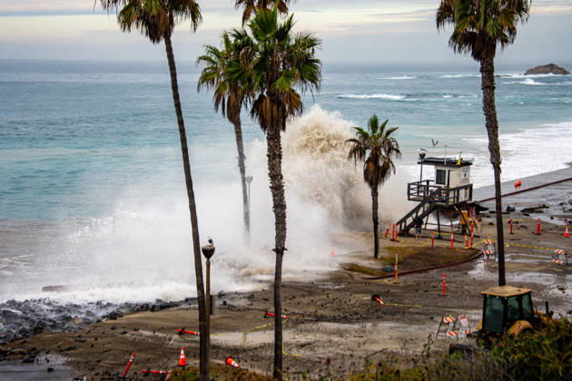 October 10, 2026, Laguna Beach, California, USA: Aliso Beach in Laguna Beach, California, Sustains Erosion from Heavy Swells on October 10, 2026. Laguna Beach USA - ZUMAg219 20261010_znp_g219_005 Copyright: xJakexLeexGreenx