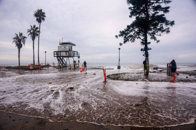 October 10, 2026, Laguna Beach, California, USA: Aliso Beach in Laguna Beach, California, Sustains Erosion from Heavy Swells on October 10, 2026. Laguna Beach USA - ZUMAg219 20261010_znp_g219_001 Copyright: xJakexLeexGreenx