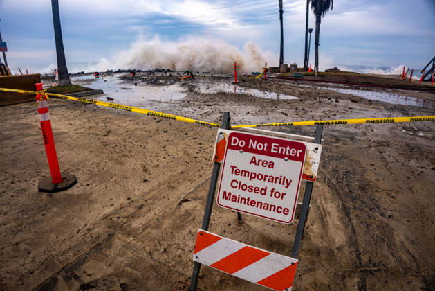 October 10, 2026, Laguna Beach, California, USA: Aliso Beach in Laguna Beach, California, Sustains Erosion from Heavy Swells on October 10, 2026. Laguna Beach USA - ZUMAg219 20261010_znp_g219_003 Copyright: xJakexLeexGreenx