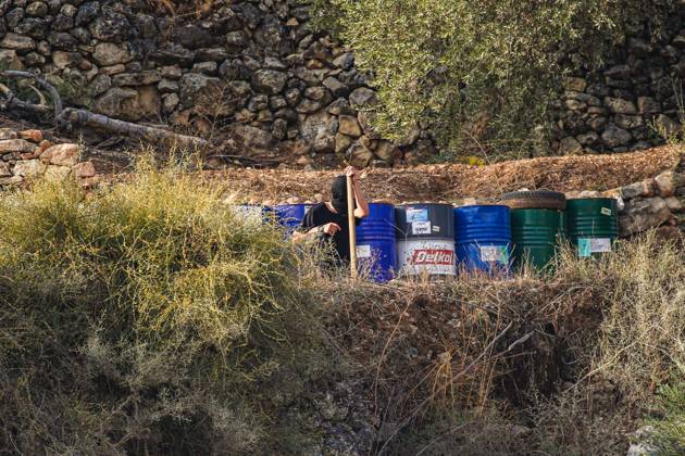 October 10, 2026, Ramallah: DEIR ABU MASHÃ¢â‚¬â ¢AL, PALESTINE Ã¢â‚¬ OCTOBER 10, 2026: Palestinian farmers came under attack by Israeli settlers and Israeli forces as they headed to harvest olives on their land in Deir Abu MashÃ¢â‚¬â ¢al, northwest of Ramallah. The event marked the villageÃ¢â‚¬â ¢s first olive harvest gathering of the new season. The Palestine Red Crescent Society reported that its teams treated nine people injured during the incident. The injuries included one caused by live ammunition to the thigh, two caused by rubber-coated metal bullets, and six resulting from physical assault. One of those struck by a rubber-coated metal bullet was photojournalist Issam Al-Rimawi. The incident occurred during the annual olive harve - ZUMAq101 20261010_zna_q101_067 Copyright: xSalmanxMohsenxAlkhatibx