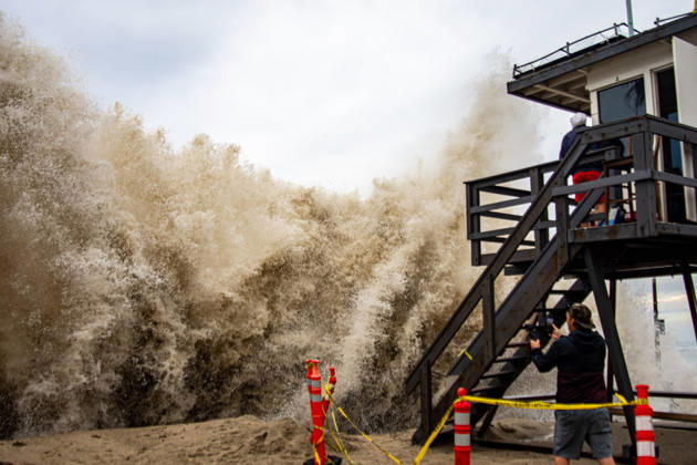 October 10, 2026, Laguna Beach, California, USA: Aliso Beach in Laguna Beach, California, Sustains Erosion from Heavy Swells on October 10, 2026. Laguna Beach USA - ZUMAg219 20261010_znp_g219_010 Copyright: xJakexLeexGreenx