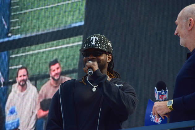 October 10, 2026, London, England, United Kingdom: Former Miami Dolphins and Philadelphia Eagles running back JAY AJAYI talks about football at the NFL Experience in Trafalgar Square, a two-day fan event celebrating the 2026 NFL London Games. London United Kingdom - ZUMAv130 20261010_zip_v130_059 Copyright: xVukxValcicx