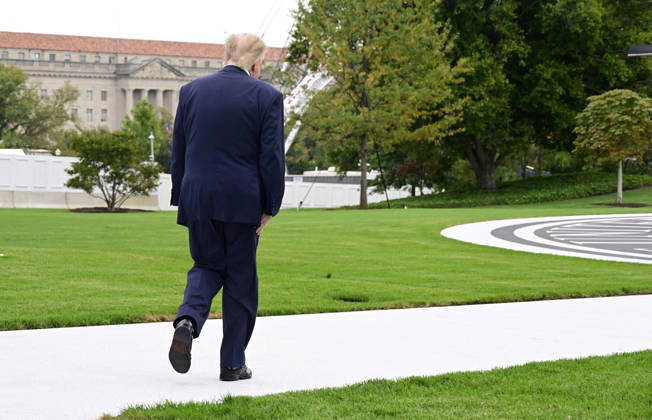 DC: Trump Departs for Clarksville, TN United States President Donald J Trump walks to Marine One as he departs the South Lawn of the White House in Washington, DC, USA, en route Clarksville, Tennessee on Saturday, October 10, 2026. The President will participate in a campaign rally for Tennessee Republican candidates on the ballot in November. Credit: Ron Sachs Pool via CNP Washington District of Columbia United States  Copyright: xPool ABACAx