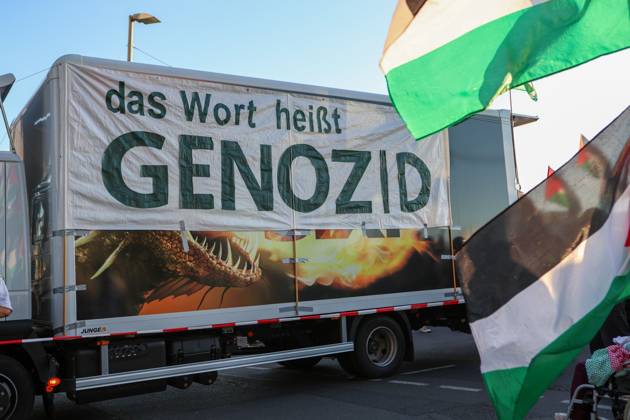 United4Palestine Rally in Berlin BERLIN, GERMANY, OCTOBER 10, 2026: Thousands of demonstrators take part in the United4Palestine rally under the slogan No Peace on Stolen Land in Berlin. Police estimated that around 3,500 people participated in the demonstration, which took place amid extensive security measures and a large police presence. Pro-Israeli counter-protests were also held nearby, with participants expressing opposing views on the Israeli-Palestinian conflict. Berlin Berlin Germany Copyright: x xMariaxCastrox xJNAxPressx