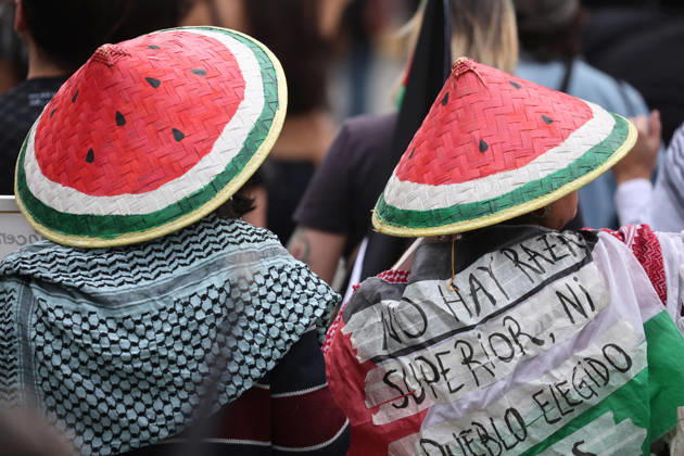 Santiago, October 10, 2026: March for Palestine organized by the Global Action for Palestine (GAFP) alliance along Alameda Street in downtown Santiago. Dragomir Yankovic, Aton Chile, Santiago, Chile. Aton 1198353  Copyright: DRAGOMIRxYANKOVIC ATONxCHILE