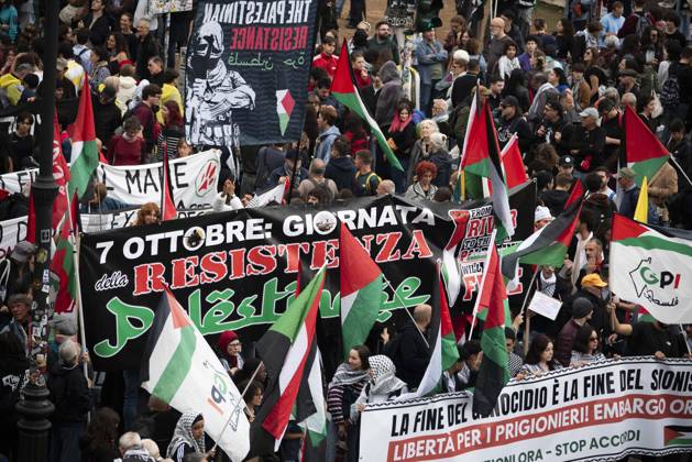 Foto IPP Diego Nangano Cappello Roma 10-10-2026 Manifestazione Pro Palestina nella foto: manifestanti Italy Photo Press - World Copyright