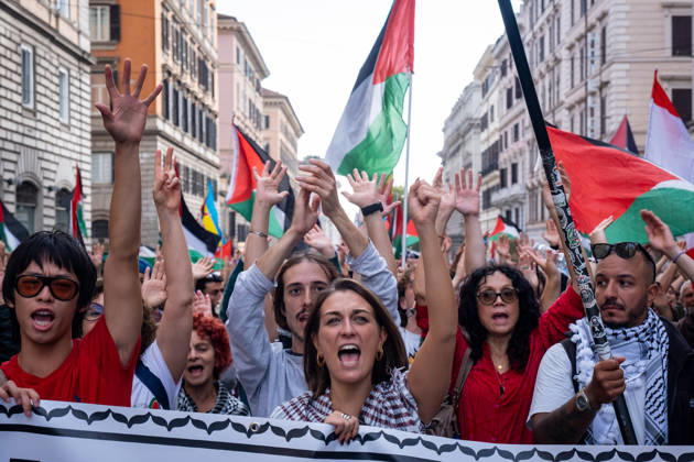 October 10, 2026, Rome, Rm, Italy: Thousands of people take to the streets of the capital to march in solidarity with Gaza and the Palestinians, and to call for the unblocking of humanitarian aid entering the Strip. Rome Italy  - ZUMAg256 20261010_znp_g256_011 Copyright: xMarcoxDixGianvitox