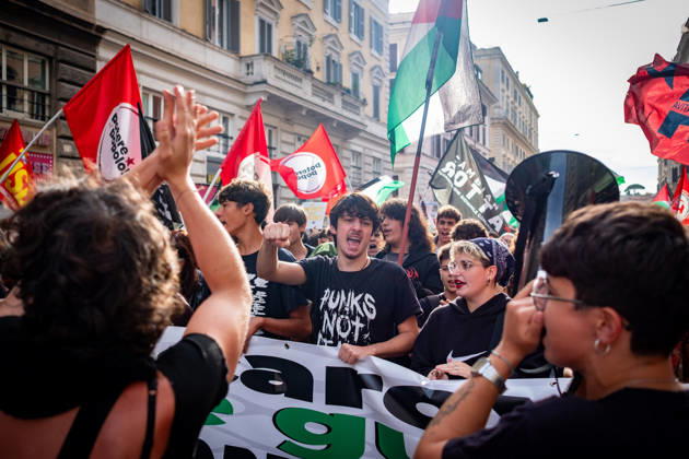 October 10, 2026, Rome, Rm, Italy: Thousands of people take to the streets of the capital to march in solidarity with Gaza and the Palestinians, and to call for the unblocking of humanitarian aid entering the Strip. Rome Italy  - ZUMAg256 20261010_znp_g256_012 Copyright: xMarcoxDixGianvitox