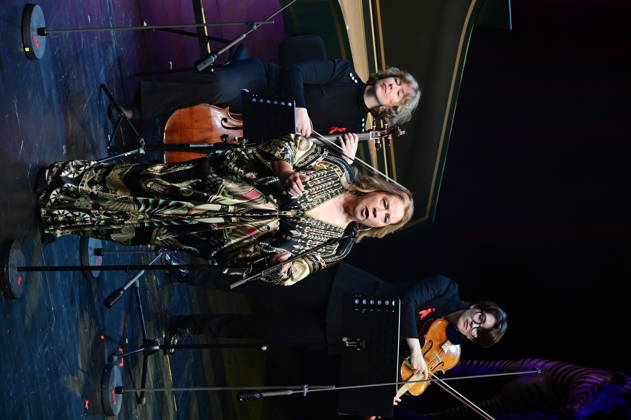 Kathy Kelly und das Dresdner Barock-Ensemble camerata musikus s mit Milko Kersten bei der 18. Hope Gala 2026 im Schauspielhaus. Dresden, 10.10.2026 Copyright: xMatthiasxWehnertx