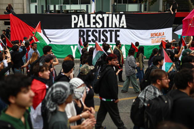 Thousands march in Santiago for Global Day of Action for Palestine SANTIAGO, CHILE - OCTOBER 10: Thousands of people take part in a demonstration organized by the Palestinian community in Chile as part of the Global Day of Action for Palestine, in Santiago, Chile, on October 10, 2026. Lucas Aguayo Araos Anadolu Santiago Chile. Editorial use only. Please get in touch for any other usage.  Copyright: x2026xAnadoluxLucasxAguayoxAraosx