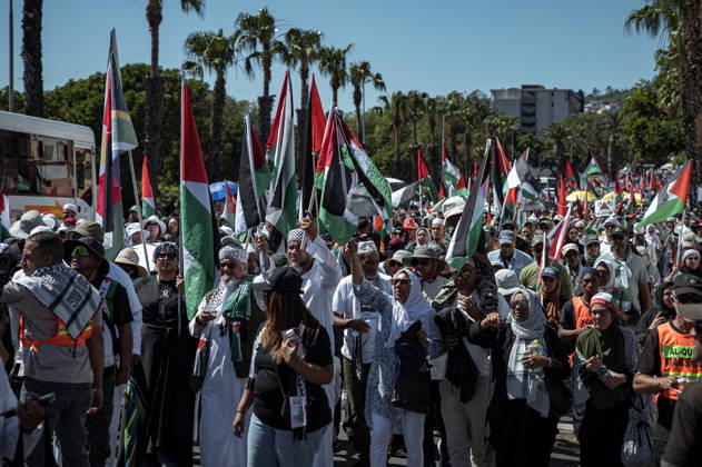 Pro-Palestine Global Mass March in Cape Town People attend a Pro-Palestine Global Mass march in Cape Town, South Africa, 10 October 2026. Thousands of people marched through central Cape Town as part of a coordinated Global Day of Action for Palestine. More than 200 organisations mobilised demonstrations across at least 60 countries and 250 locations, marking three years since the start of Israels military campaign in Gaza. Cape Town was the centre of the African leg, with 32 actions across 10 countries. Cape Town South Africa  Copyright: xMatrixxImagesx xLeighxGroenemeyex
