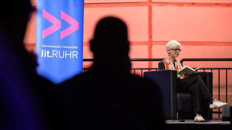 Essen: Bestseller-Autorin Dörte Hansen bei der Lit.Ruhr ** NUR FÜR REDAKTIONELLE ZWECKE ** EDITORIAL USE ONLY **<p>Dörte Hansen bei der Lit.Ruhr auf Zeche Zollverein am Samstag, den 10. Oktober 2026, in Essen-Katernberg. Deutschland NRW Essen Copyright: UwexErnst