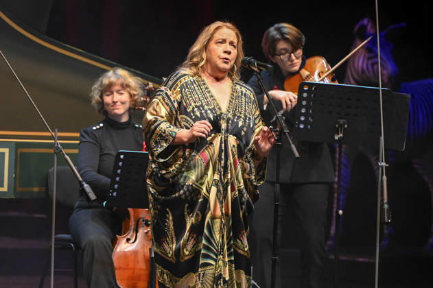 ABB HOPEGALA- Cathy Kelly singen auf der Buehne bei der Hope Gala 2026 im Schauspielhaus Dresden am 10.10.2026 in Dresden Sachsen Deutschland