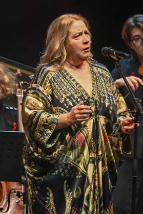ABB HOPEGALA- Cathy Kelly singen auf der Buehne bei der Hope Gala 2026 im Schauspielhaus Dresden am 10.10.2026 in Dresden Sachsen Deutschland