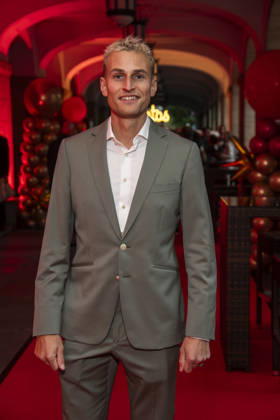 ABB HOPEGALA- Karl Bebendorf Laeufer zu Gast auf dem roten Teppich bei der Hope Gala 2026 im Schauspielhaus Dresden am 10.10.2026 in Dresden Sachsen Deutschland