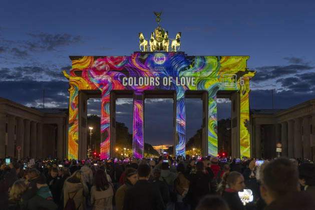 Festival of Lights , Lichterfest in der Innenstadt, Berlin, 10.10.2026 Brandenburger Tor, 22. BERLIN FESTIVAL OF LIGHTS, Motto: Colours of Love, Lichtinstallationen, 10.10.2026, Berlin, Deutschland < english> Brandenburg Gate, 22nd Berlin Festival of Lights, Theme: Colours of Love, light installations, October 10, 2026, Berlin, Germany Berlin Innenstadt Berlin Deutschland, Germany Copyright: xPeterxEngelkex