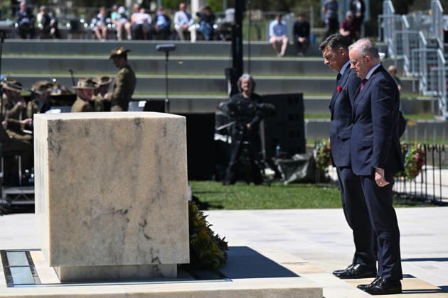 COMMEMORATIVE SERVICE OPERATION SLIPPER, Australian Prime Minister Anthony Albanese and Australian Opposition Leader Angus Taylor lay wreaths during a commemorative service recognising the 25th anniversary of Australian service in Afghanistan, at the Australian War Memorial in Canberra, Sunday, October 11, 2026. ( NO ARCHIVING CANBERRA AUSTRALIAN CAPITAL TERRITORY Australia  Copyright: xLUKASxCOCHx 20261011141723362146