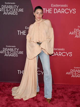 October 10, 2026, Santa Monica, California, USA: American actress, writer, and producer HANNA STEIN attends the inaugural Easterseals Disability Arts & Culture Awards DARCYS Awards red carpet. Santa Monica USA  - ZUMAb173 20261010_aap_b173_030 Copyright: xBillyxBennightx