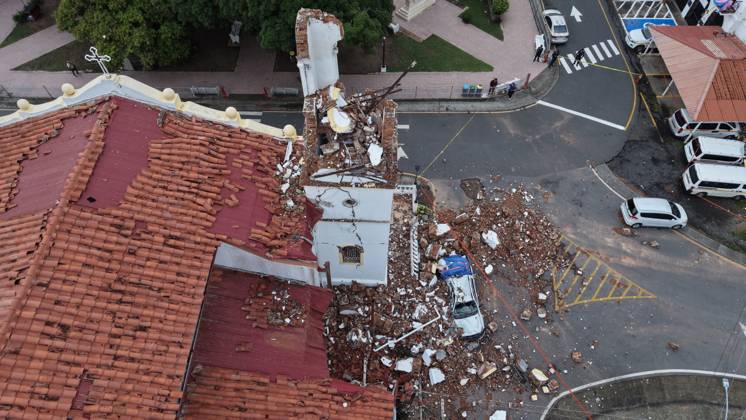 (261011) -- PENONOME, Oct. 11, 2026 -- A drone photo taken on Oct. 10, 2026 shows a church damaged in an earthquake in Penonome, Panama. Panama declared a state of emergency on Saturday to coordinate relief efforts and assist communities affected by a powerful earthquake that struck the country Friday. ) PANAMA-PENONOME-EARTHQUAKE-AFTERMATH LixJiaxu 