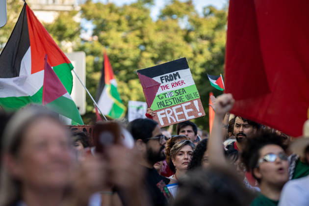 Palestine Solidarity March in Porto - 10 Oct 2026 Participants carry Palestinian flags during a Palestine solidarity march through the streets of Porto. Hundreds of demonstrators gathered in Porto for a Palestine solidarity march calling for an end to the war in Gaza and support for Palestinian rights. The march began at Praça dos Poveiros and concluded at Praça D. João I. Porto Portugal Copyright: xDiogoxBaptistax xSOPAxImagesx DB_20261010FreePalestinePorto_0012