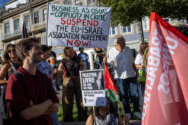 October 10, 2026, Porto, Portugal: Participants gather during a global day of action for Palestine. Hundreds of demonstrators gathered in Porto for a Palestine solidarity march calling for an end to the war in Gaza and support for Palestinian rights. The march began at Praca dos Poveiros and concluded at Praca D. Joao I. Porto Portugal - ZUMAs197 20261010_aaa_s197_453 Copyright: xDiogoxBaptistax