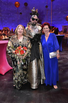 Kathy Kelly, Gast und Viola Klein bei der 18. Hope Gala 2026 im Schauspielhaus. Dresden, 10.10.2026