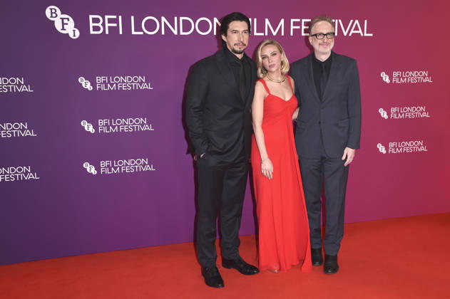 Adam Driver, Scarlett Johansson und James Gray bei der Premiere des Kinofilms Paper Tiger auf dem 70. BFI London Film Festival 2026 in der Royal Festival Hall. London, 10.10.2026