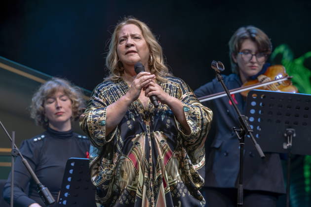 Auftritt von Kathy Kelly & Camerata Musikus(s) mit Milko Kersten während der 18. HOPE Gala im Schauspielhaus Dresden. Die HOPE-Gala Dresden ist eine Benefizveranstaltung, die das Kinderprojekt HOPE Cape Town in Südafrika in seinem Engagement für Gesundheit, Förderung und Bildung von Kindern und jungen Erwachsenen in den Townships rund um Kapstadt unterstützt.