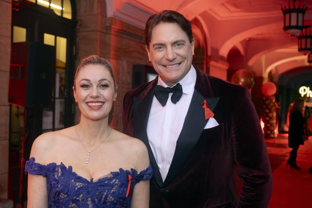 Ruth Moschner und Benjamin Bieneck sind die Moderatoren der 18. HOPE Gala im Schauspielhaus Dresden. Die HOPE-Gala Dresden ist eine Benefizveranstaltung, die das Kinderprojekt HOPE Cape Town in Südafrika in seinem Engagement für Gesundheit, Förderung und Bildung von Kindern und jungen Erwachsenen in den Townships rund um Kapstadt unterstützt.