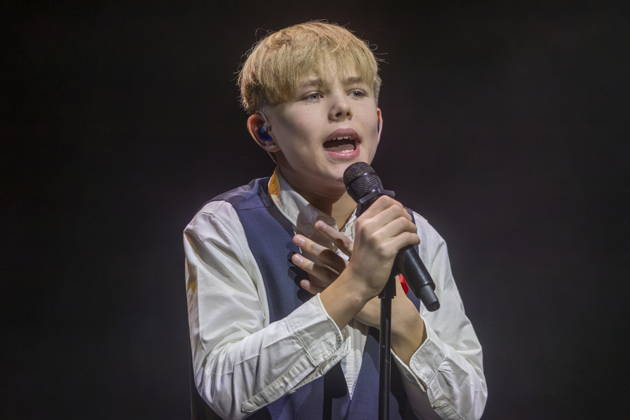 Auftritt von Bjarne - u.a.- bekannt durch seine Teilnahme bei The Voice Kids und dem Junior Eurovision Song Contest (JESC) 2024 während der 18. HOPE Gala im Schauspielhaus Dresden. Die HOPE-Gala Dresden ist eine Benefizveranstaltung, die das Kinderprojekt ãHOPE Cape TownÒ in Südafrika in seinem Engagement für Gesundheit, Förderung und Bildung von Kindern und jungen Erwachsenen in den Townships rund um Kapstadt unterstützt.