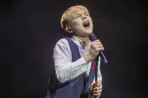 Auftritt von Bjarne - u.a.- bekannt durch seine Teilnahme bei The Voice Kids und dem Junior Eurovision Song Contest (JESC) 2024 während der 18. HOPE Gala im Schauspielhaus Dresden. Die HOPE-Gala Dresden ist eine Benefizveranstaltung, die das Kinderprojekt ãHOPE Cape TownÒ in Südafrika in seinem Engagement für Gesundheit, Förderung und Bildung von Kindern und jungen Erwachsenen in den Townships rund um Kapstadt unterstützt.