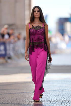 Lisbon Fashion Week in Lisboa, Portugal - 10 Oct 2026 A model walks the runway during Carlos Gil fashion show at ModaLisboa Priority, Lisbon Fashion Week in Lisboa. Lisbon Portugal Copyright: xBrunoxdexCarvalhox xSOPAxImagesx brunodecarvalho_modalisboapriority-2134