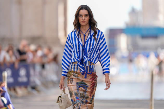 Lisbon Fashion Week in Lisboa, Portugal - 10 Oct 2026 A model walks the runway during Carlos Gil fashion show at ModaLisboa Priority, Lisbon Fashion Week in Lisboa. Lisbon Portugal Copyright: xBrunoxdexCarvalhox xSOPAxImagesx brunodecarvalho_modalisboapriority-2303