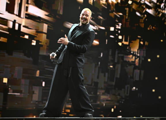 HOLLYWOOD FL - OCTOBER 10: Ricky Martin performs during the Ricky Martin Live 2026 Tour at Hard Rock Live at the Seminole Hard Rock Hotel & Casino on October 10, 2026 in Hollywood, Florida. Copyright: xmpi10x